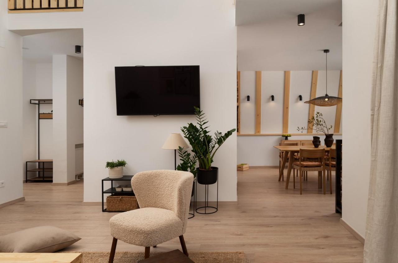 Oak House Villa Brusane Bagian luar foto